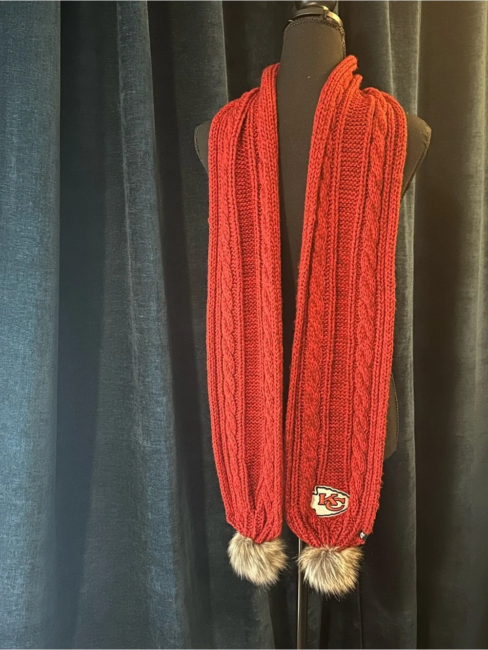 Kansas City Chiefs Red Cable Knit Pom Scarf NWOT